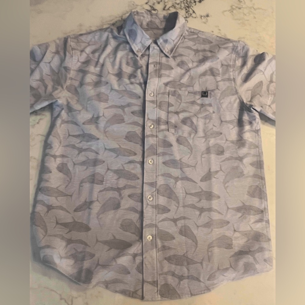 Huk Fishing Shirt Men Small Gray Fish Tuna All Over Print Button Up EUC